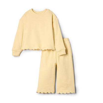 Amazon Essentials x Sofia Grainge Toddlers and Baby Girls' French Terry Pant and Top Set